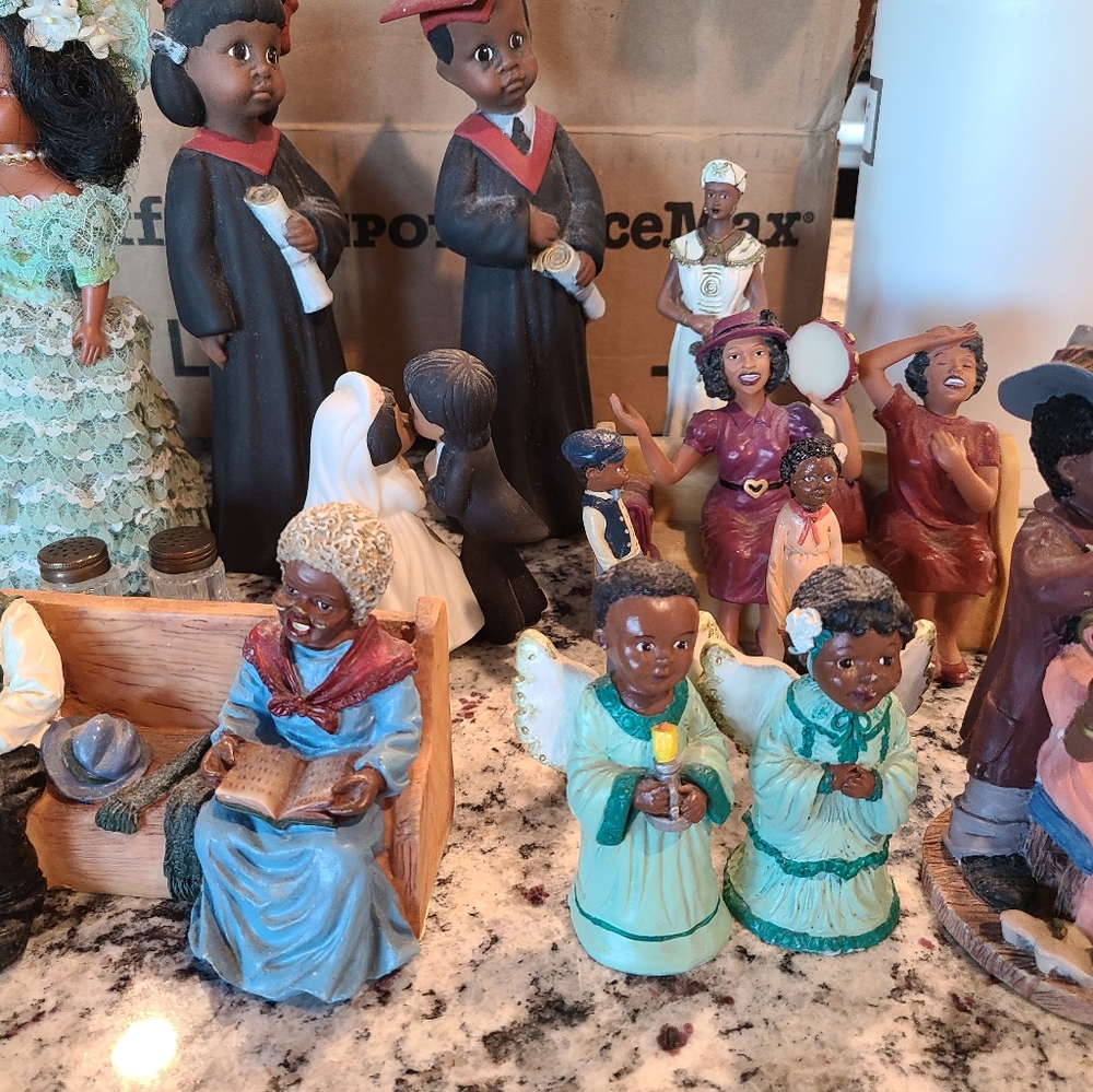 Black figurines
